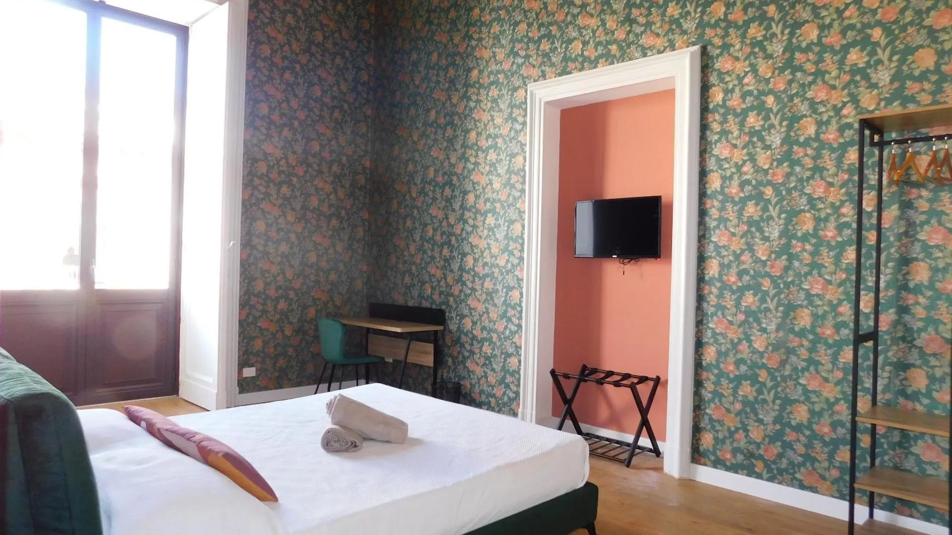 Hibiscus - Etnea Rooms CTA