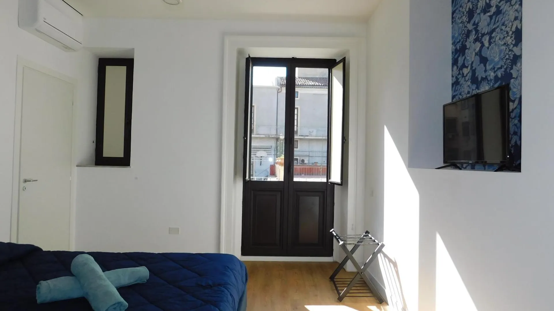 Hibiscus - Etnea Rooms CTA 0*,  Italia