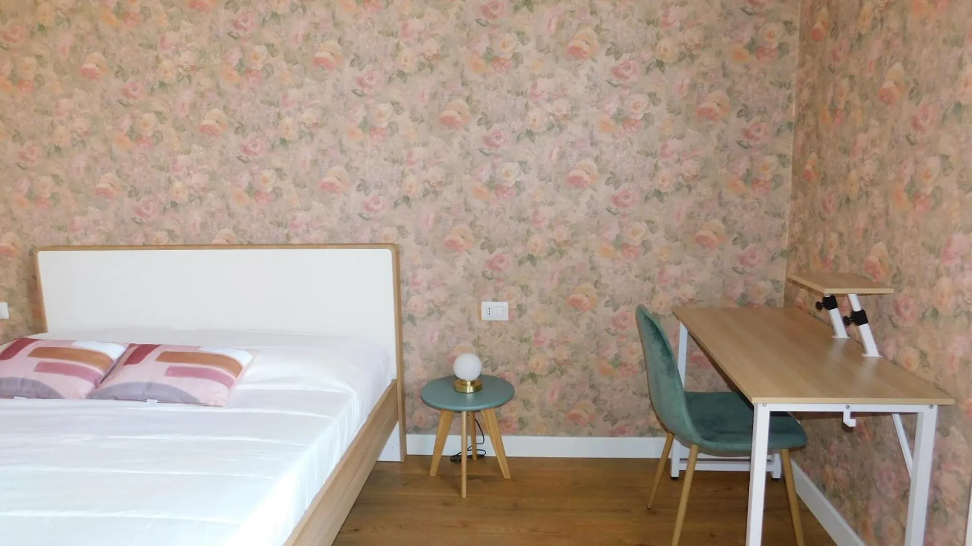 Hibiscus - Etnea Rooms CTA Pensión