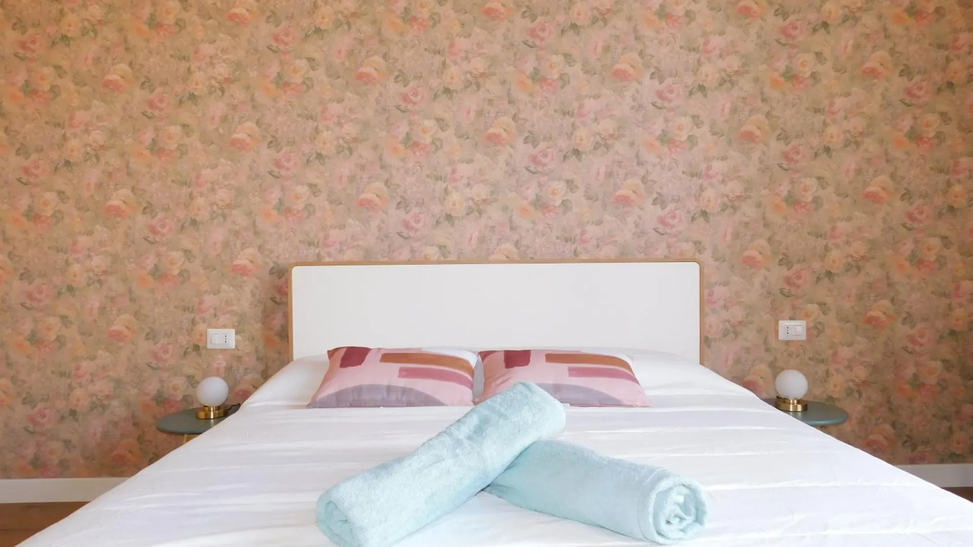 Hibiscus - Etnea Rooms CTA 0*,  Italia